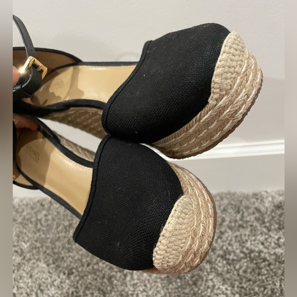 Michael Kors Kendrick wedge heels, size 9.5 - Picture 8 of 13